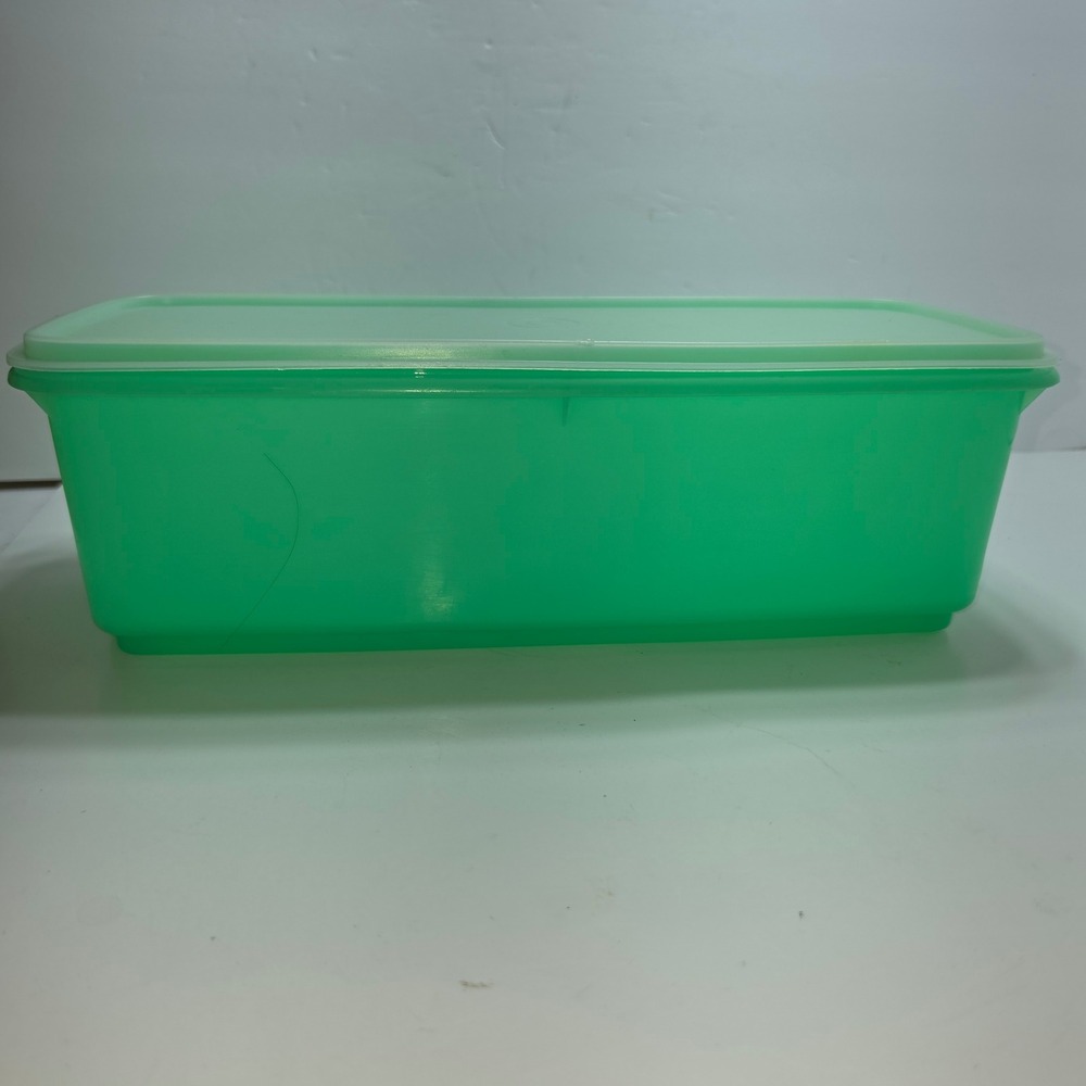 Vintage Tupperware Celery Keeper Green Vegetable Crisper 792 with Lid and Grid